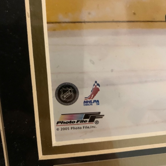 Autographed 2006 Rookie of the Year Alexander Ovechkin 8" x 10" Photo with Frame - Picture 9 of 10